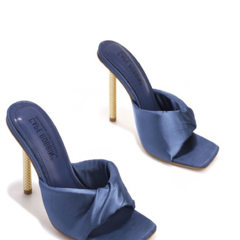 New Cape Robbin Quin High Heels.
